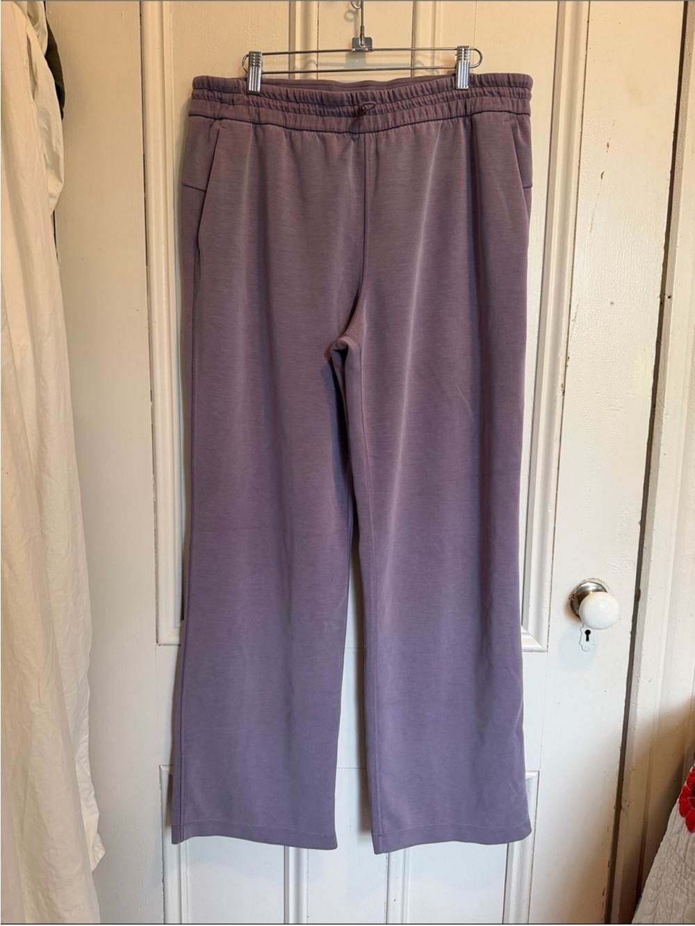 lululemon athletica softstreme Lavender Track Pants sz 14